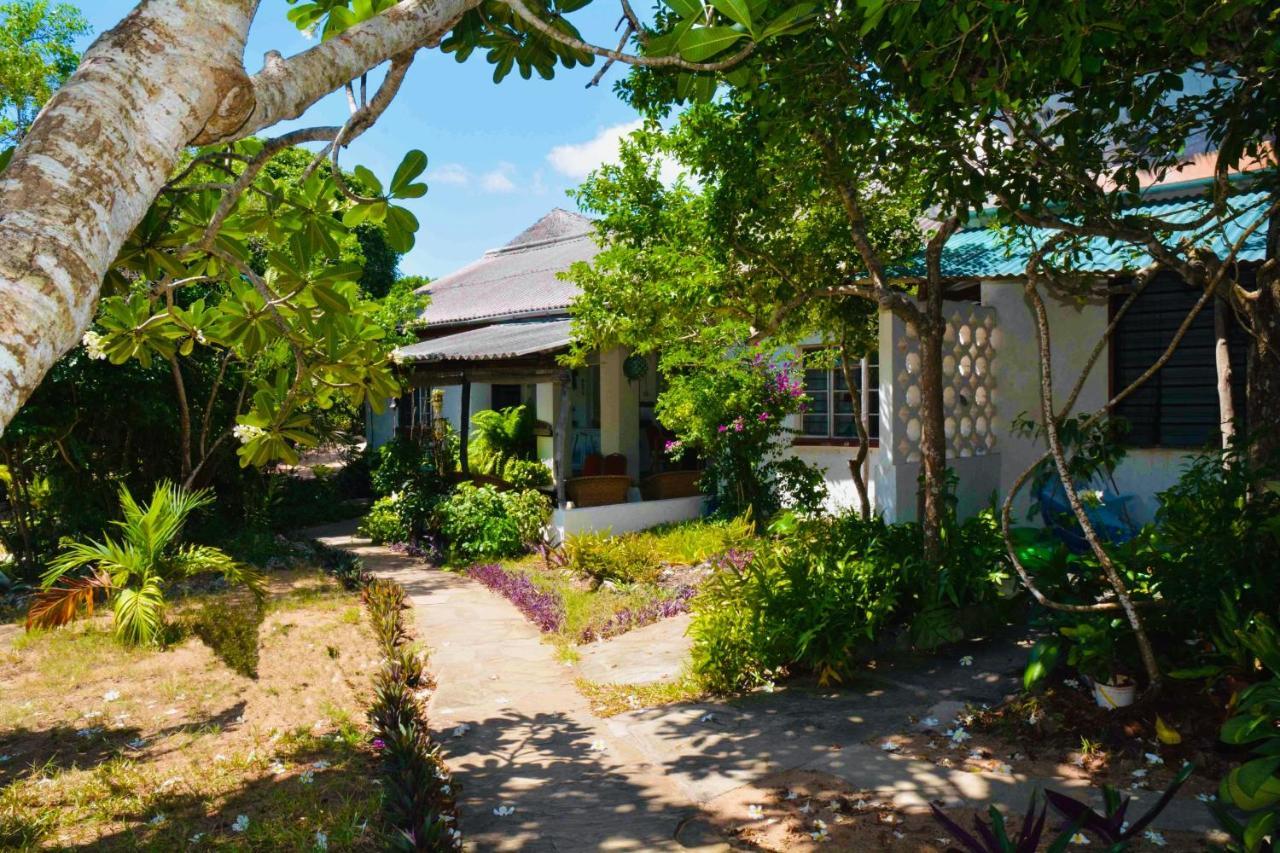 A Rocha Eco-Lodge & Conservation Centre Watamu Buitenkant foto